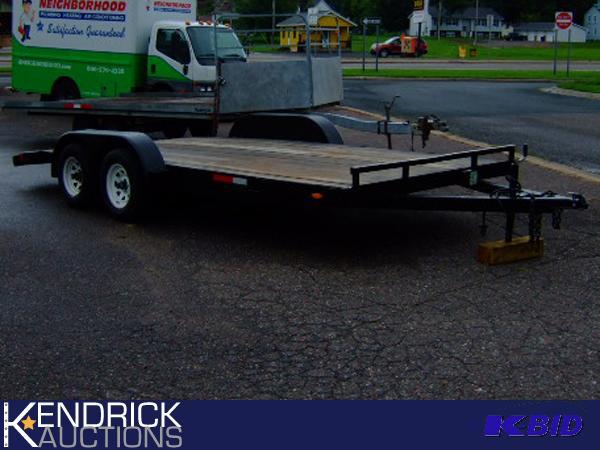 lot 4 image: 2004 Gold Star Trailer