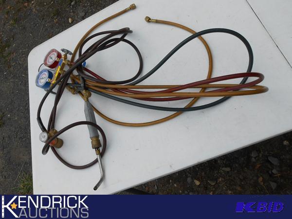 lot 40 image: 1 Turbotorch AirAcetalyne Kit and 1 Yellowjacket Test and Charging Manifold