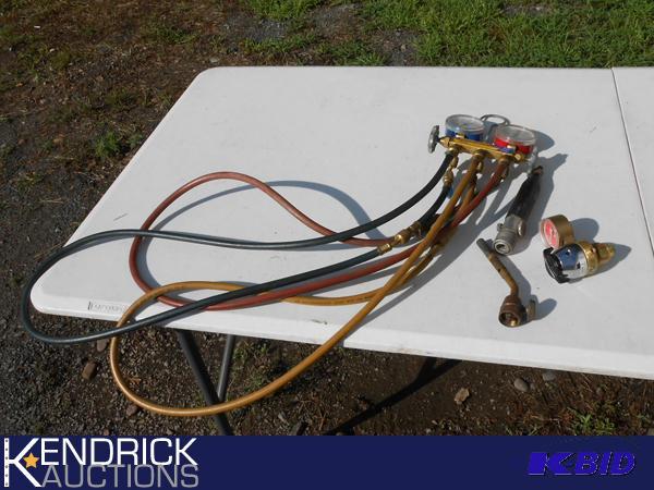 lot 41 image: 1 Prestolyte Regulator and AirAcetalyne Kit and 1 Yellowjacket Test and Charging Manifold