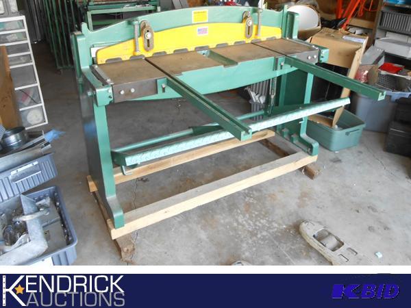 lot 6 image: Tinknocker Model 1652 Sheet Metal Step Shear
