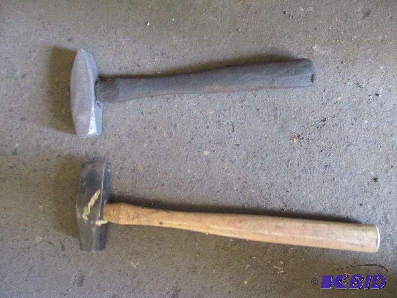 lot 112 image: 2 Sledge Hammers
