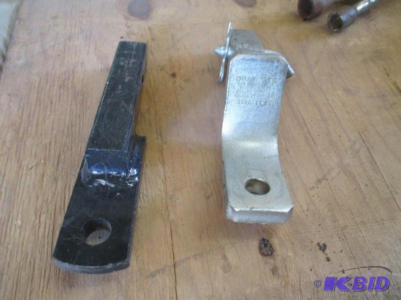 lot 122 image: Towing Items