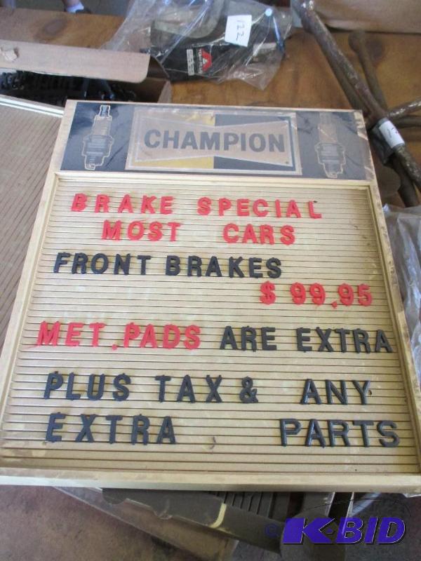 lot 124 image: Champion signage letters