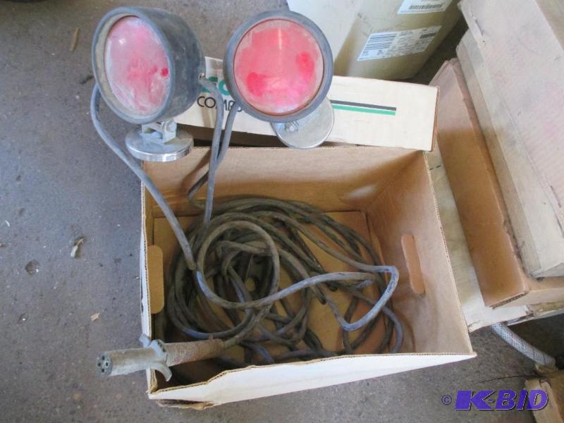 lot 133 image: Magnetic towing lights