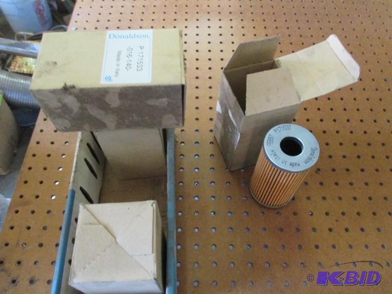 lot 147 image: 4 oil filter elements