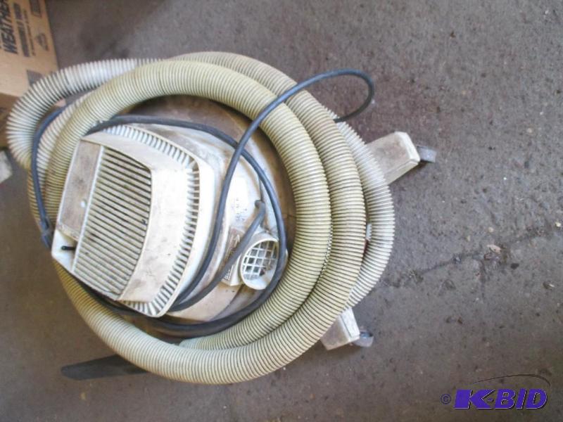 lot 151 image: Wet & Dry Vac