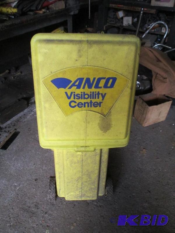 lot 174 image: Anco Visibilty center