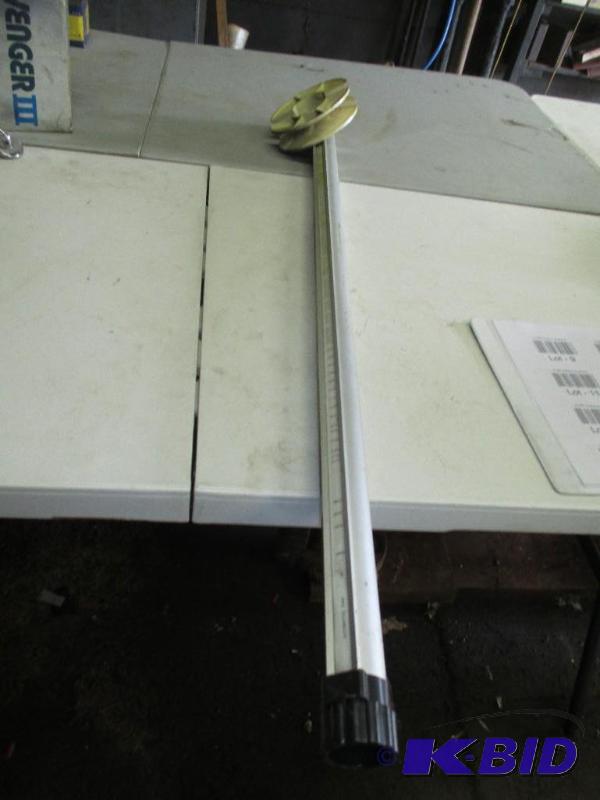 lot 23 image: Belt length finder