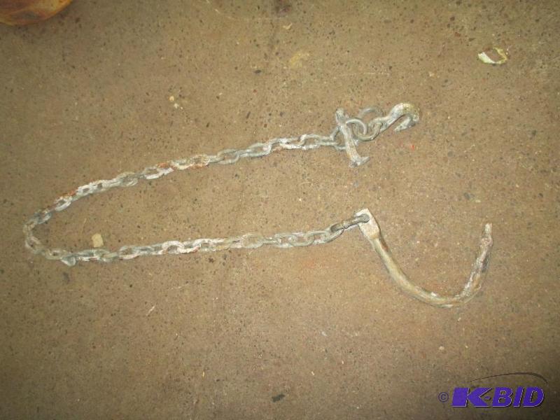 lot 41 image: Tow truck chain