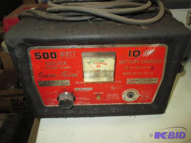 lot 43 image: Battery Charger