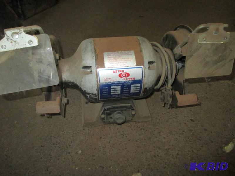lot 48 image: Electric Grinder Astro