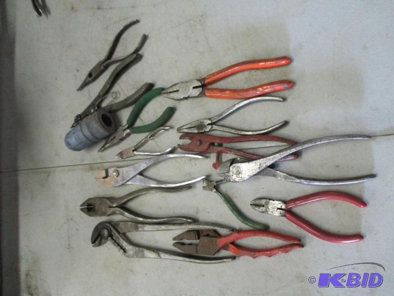 lot 72 image: Variety tools