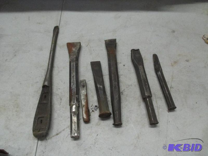 lot 77 image: Lot of 7 Chizzles