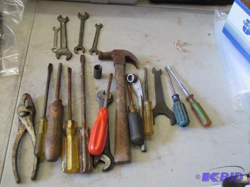 lot 80 image: Screwdrivers hammer, wrenches, pliers