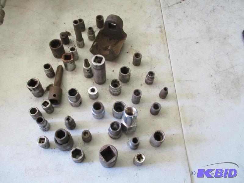 lot 83 image: Variety of Sockets