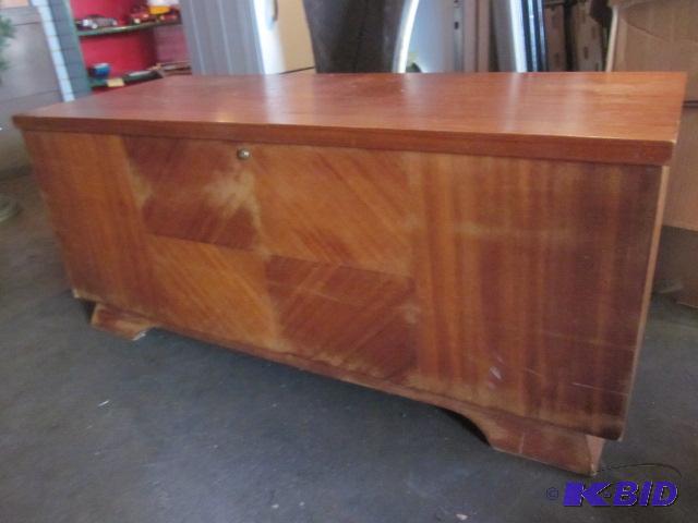 Solid Lane wooden trunk, cedar lined, with sh...