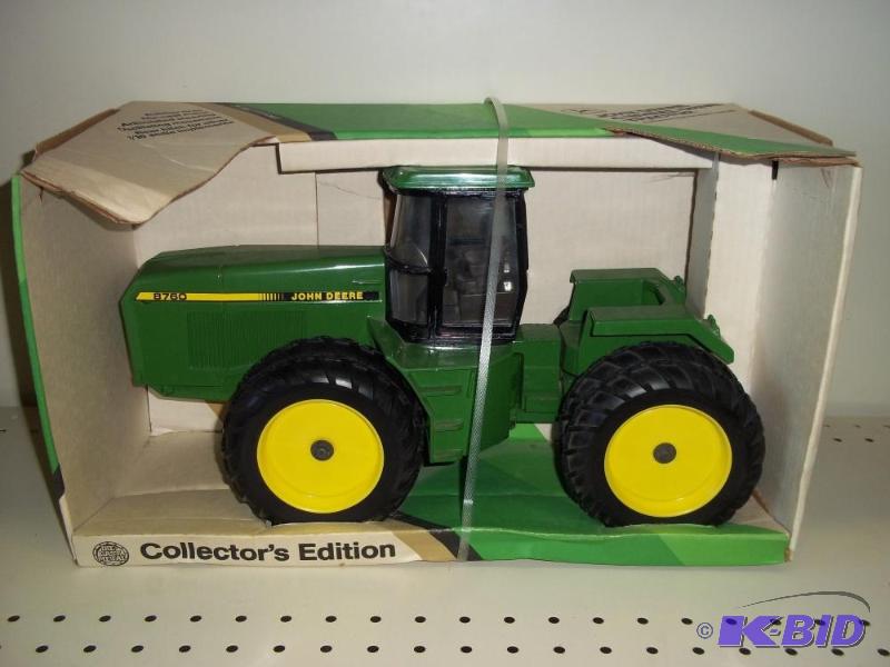 lot 1 image: ERTL Toys John Deere Tractor 8760 Collector E...