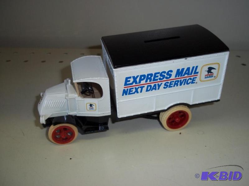 lot 103 image: ERTL Toys Mack 1926 Bull Dog Bank with origin...