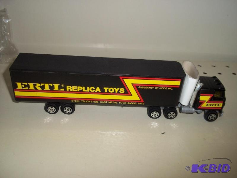 lot 16 image: ERTL Toys 18 Wheel Truck   Stock # 9213 ...