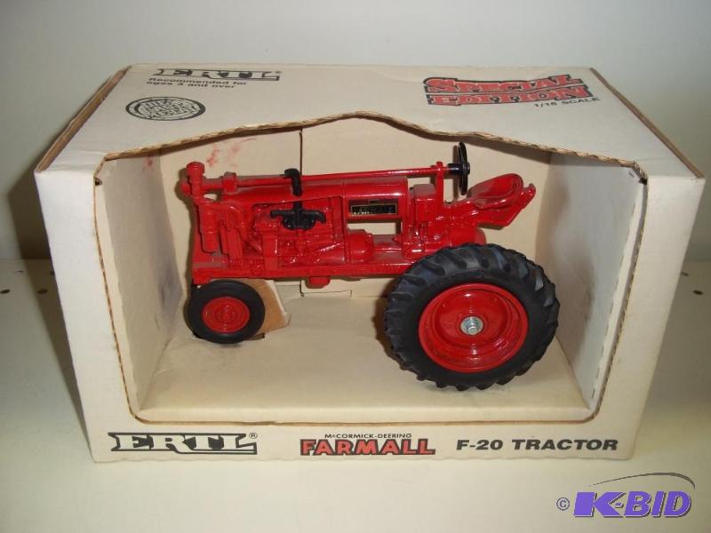 lot 28 image: ERTL Toys Farmall F-20 Special Edition Tracto...