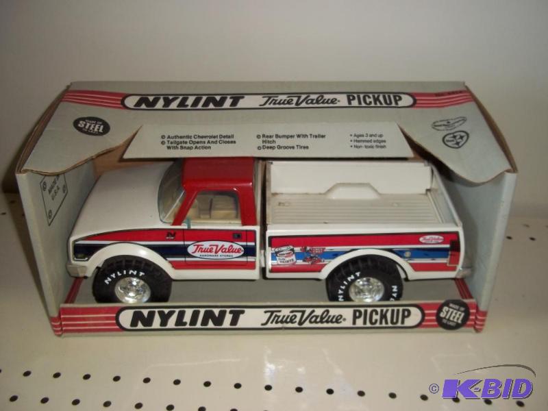 Nylint True Value Truck with original 