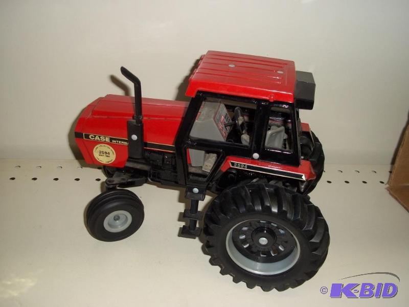 lot 47 image: Case International Collector Series 2594 Trac...