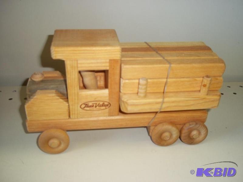 lot 51 image: Wood True Value Pinehouse Lumber Truck...