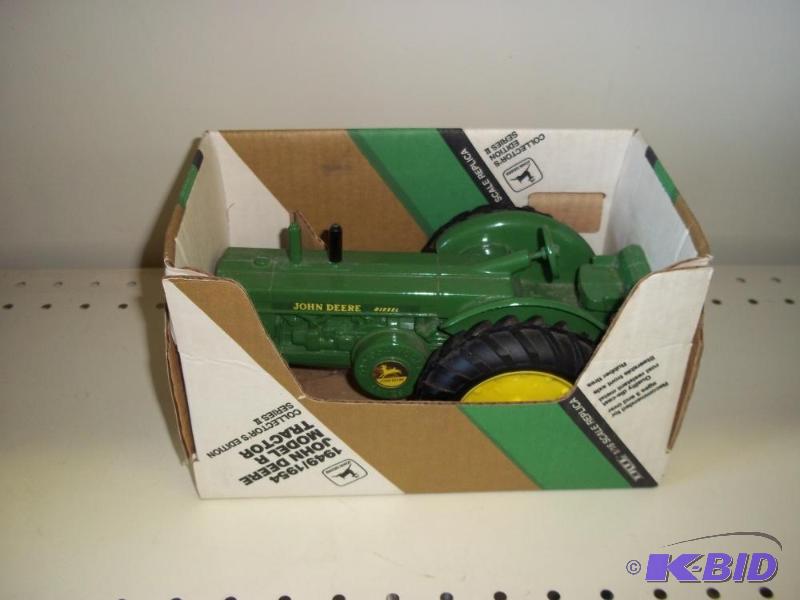 lot 60 image: 19491954 John Deere Collectors Edition Tract...