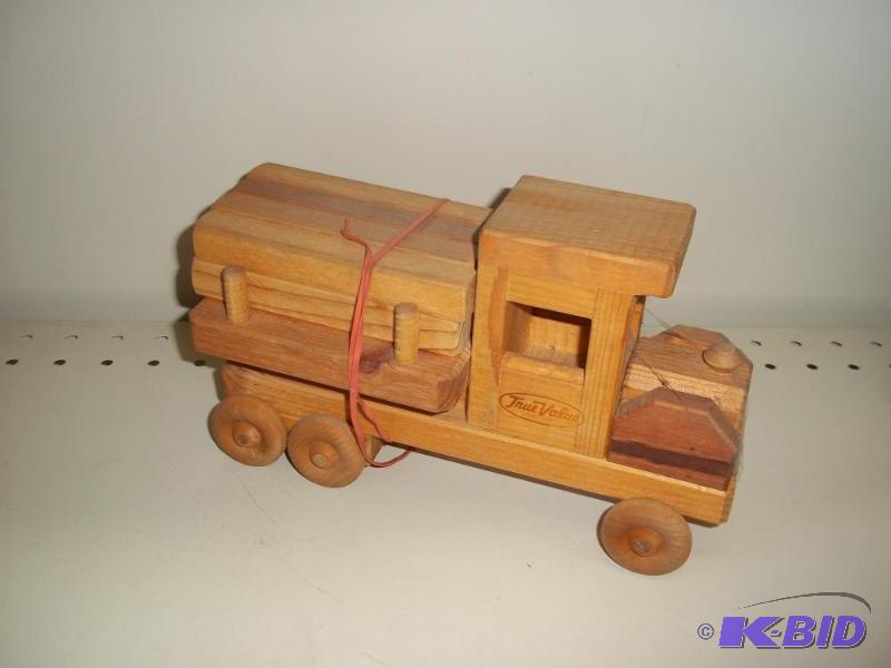 lot 64 image: Wood True Value Pinehouse Lumber Truck...