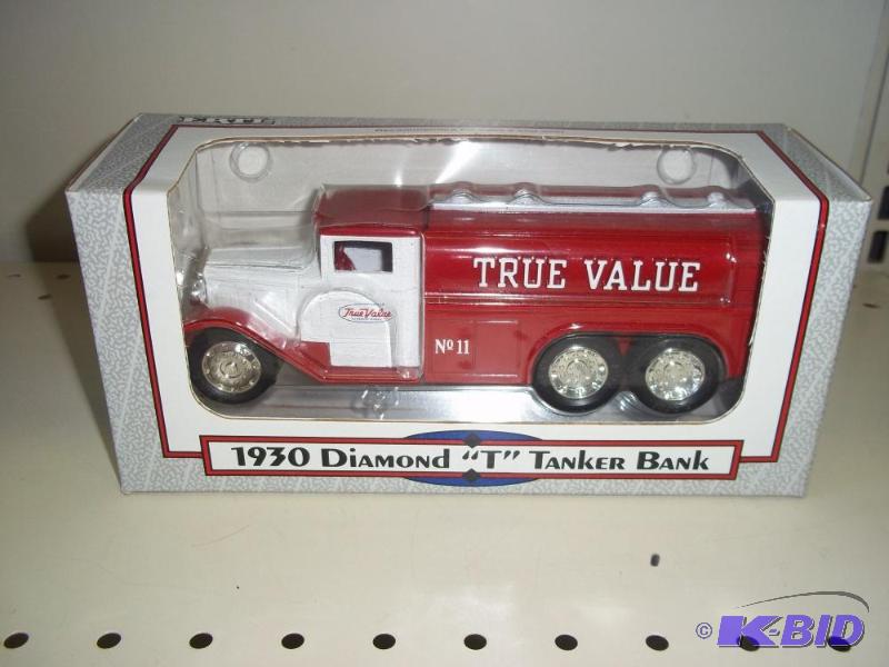 lot 84 image: ERTL Toys 1930 Diamond T Tanker Bank with ori...