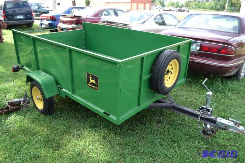 lot 1 image: 8 Green Box Trailer