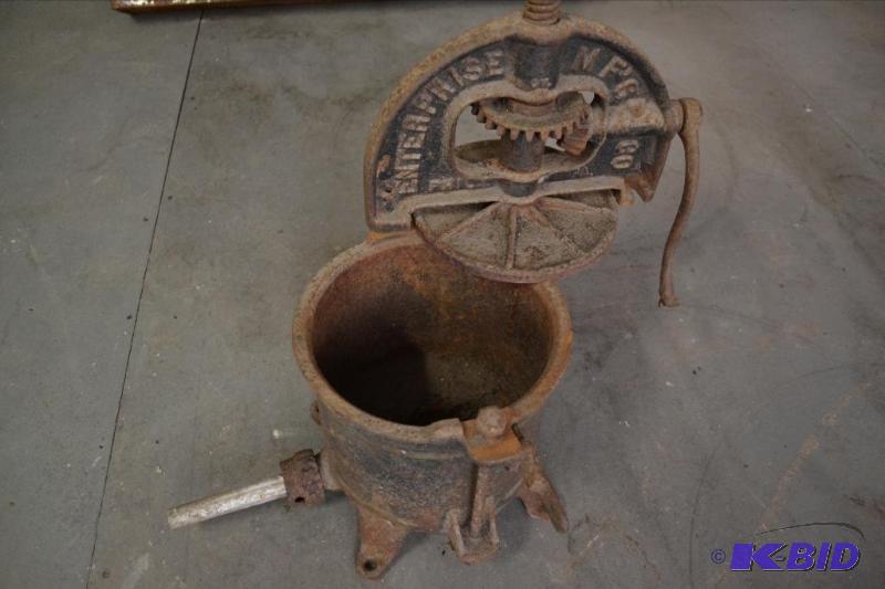 lot 115 image: Vintage Enterprise Fruit Press
