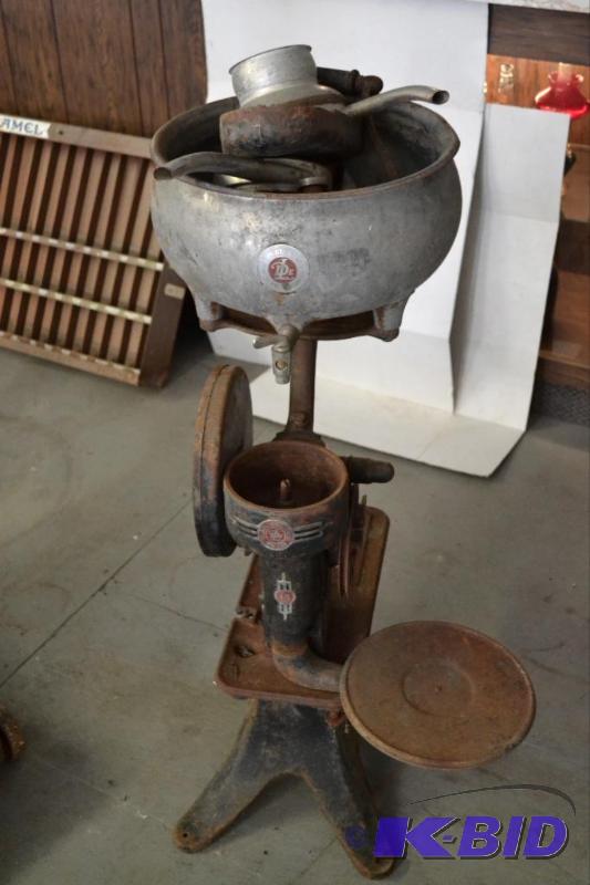 lot 116 image: Antique De Laval Cream Separator