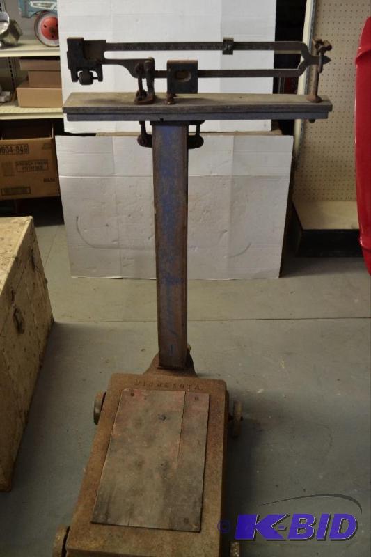 lot 117 image: Minnekota Shipping Scale