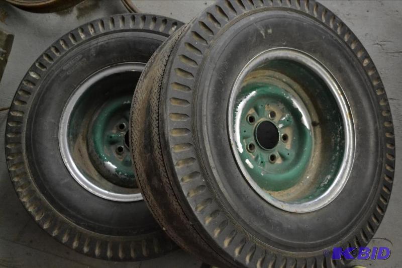 lot 119 image: 15 Tires
