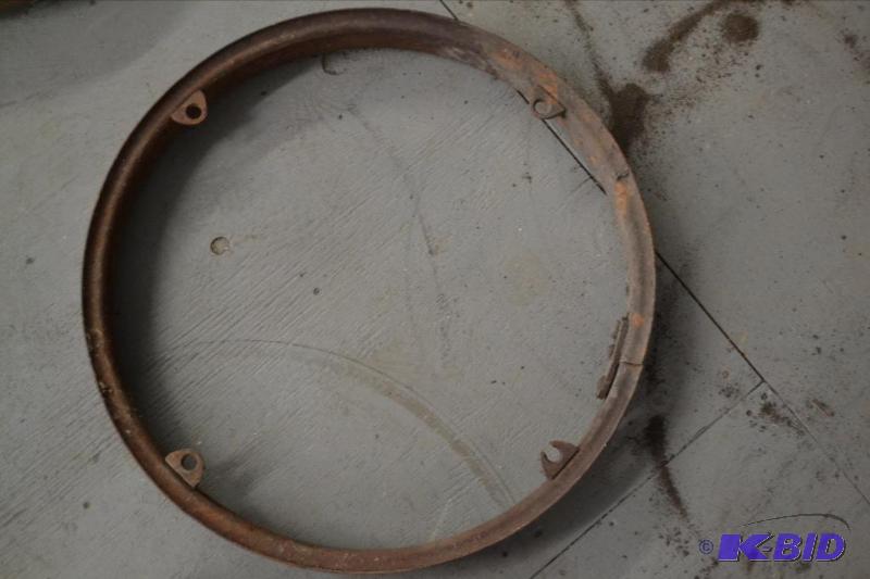 lot 122 image: Model T Rim