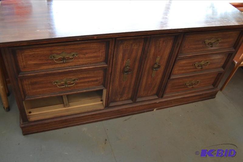 lot 137 image: Dresser