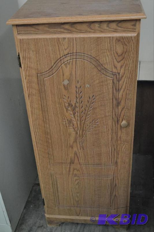 lot 143 image: Pantry