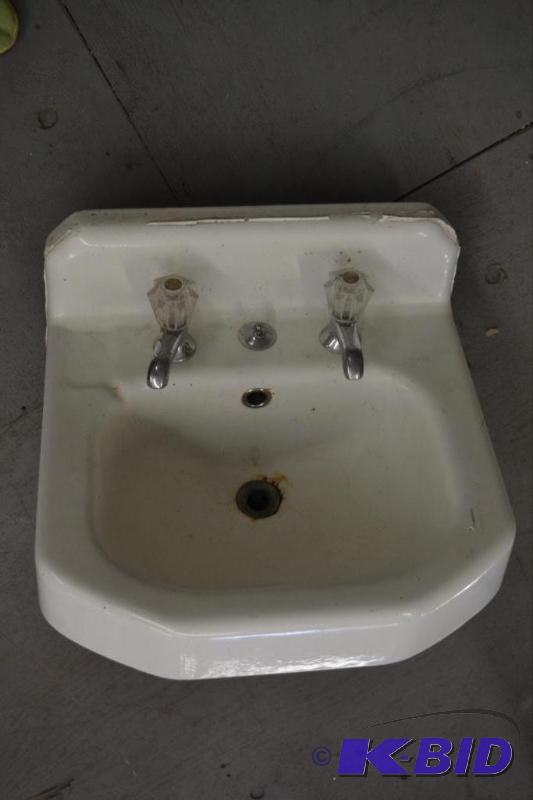 lot 150 image: Vintage Bathroom Sink