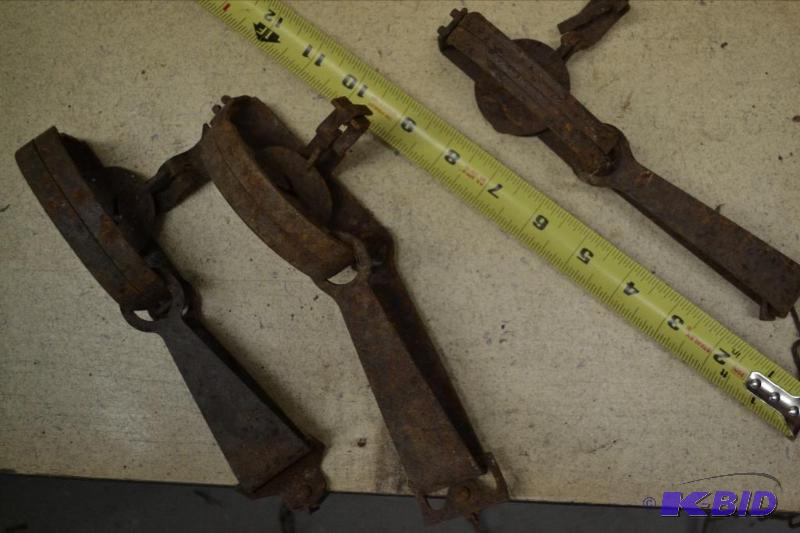 lot 167 image: Three Pan Traps