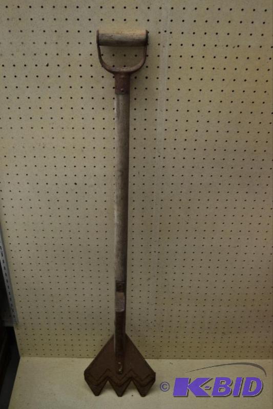 lot 170 image: Vintage HayStraw Cutter
