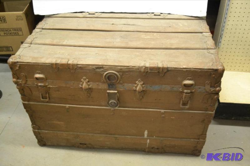 lot 173 image: Antique Steamer Trunk