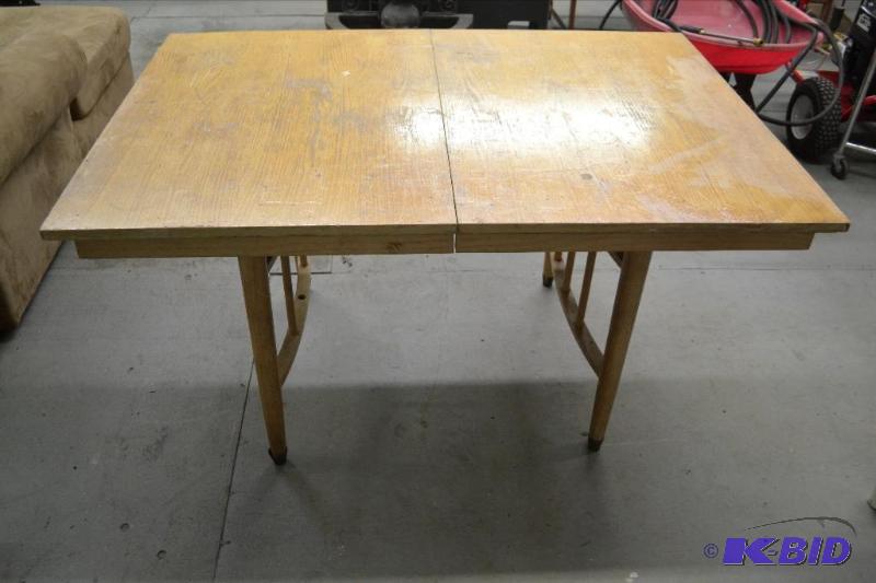 lot 174 image: Wood Dining Table