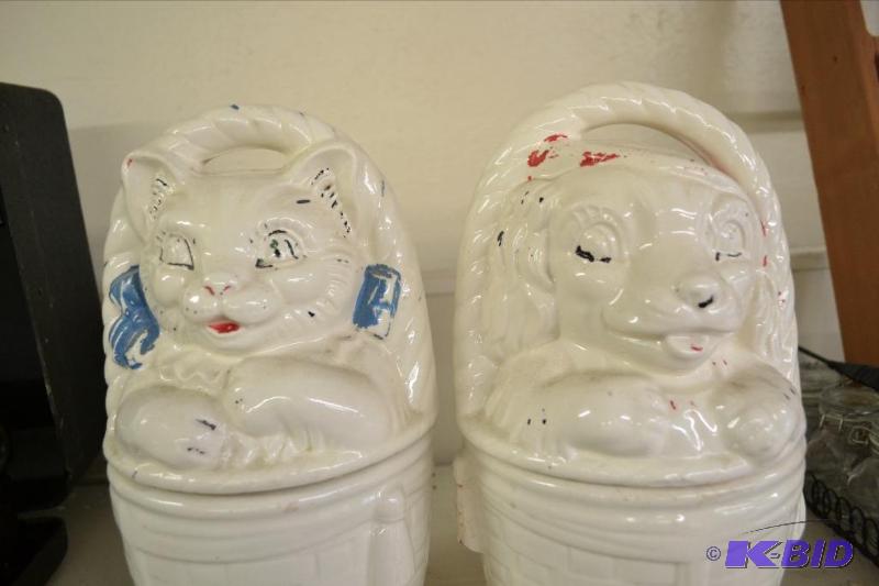 lot 19 image: Cookie Jars