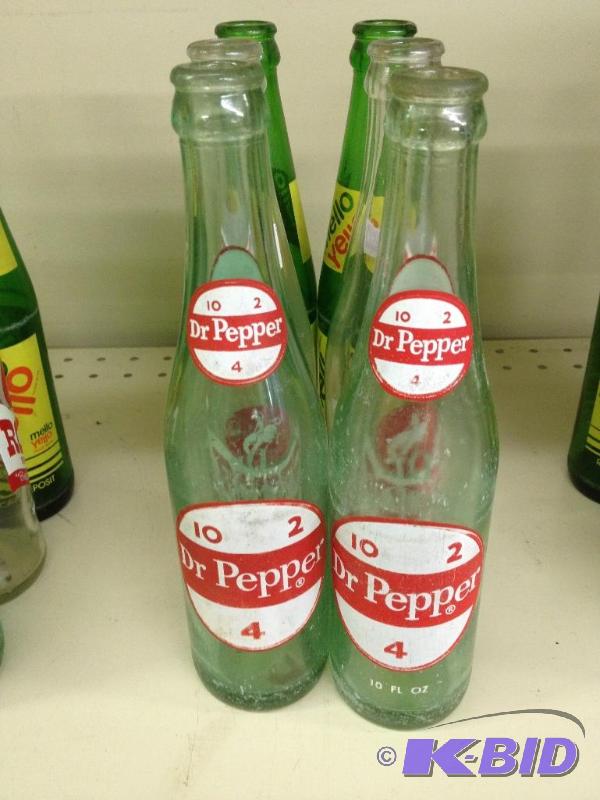 lot 196 image: 6 Vintage Pop  Soda Bottles