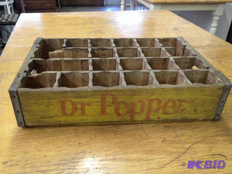 lot 199 image: Vintage Dr. Pepper Wooden Crate