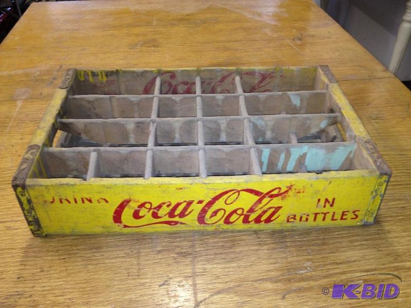 lot 206 image: Vintage Coca-Cola Wood Crate