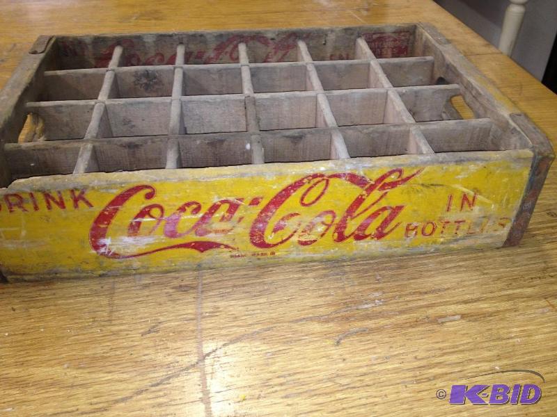 lot 209 image: Vintage Coca-Cola Wood Crate