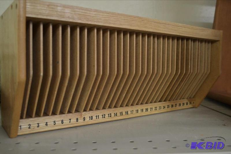 lot 21 image: CD Holder