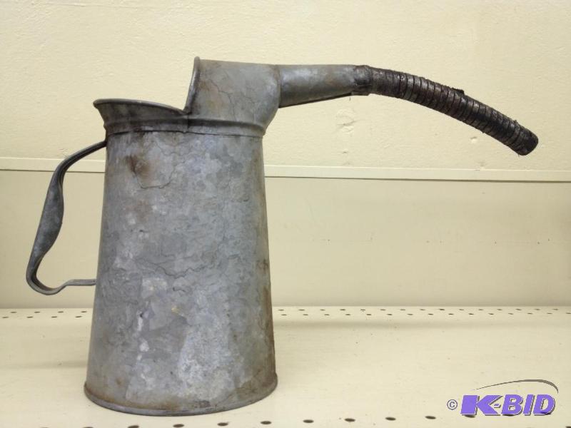 lot 220 image: 12 Gal Oiler ...